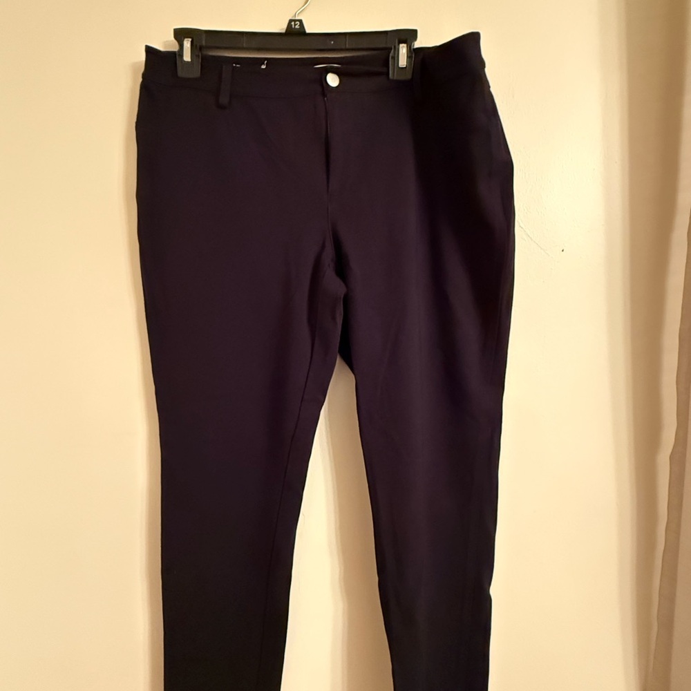 Crown & Ivy Women's Black Pants